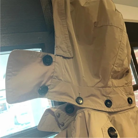 Burberry Double-Breasted Tan Trench Coat - Picture 5 of 7